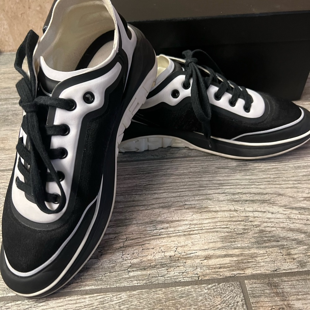 Chanel sneakers black and white size 39 - Picture 4 of 9
